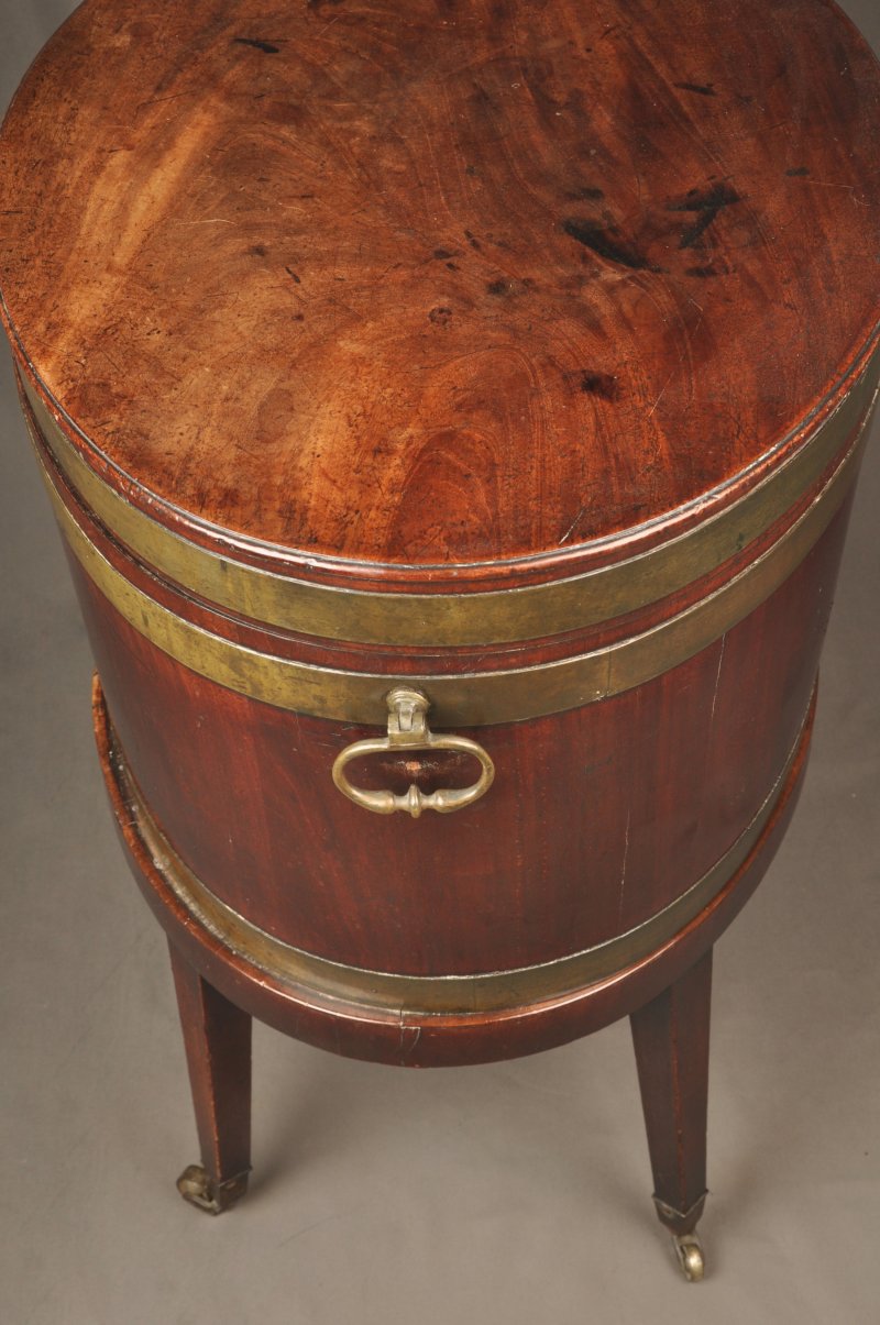 Superb 18th Century Mahogany Wine Cooler - Image 9