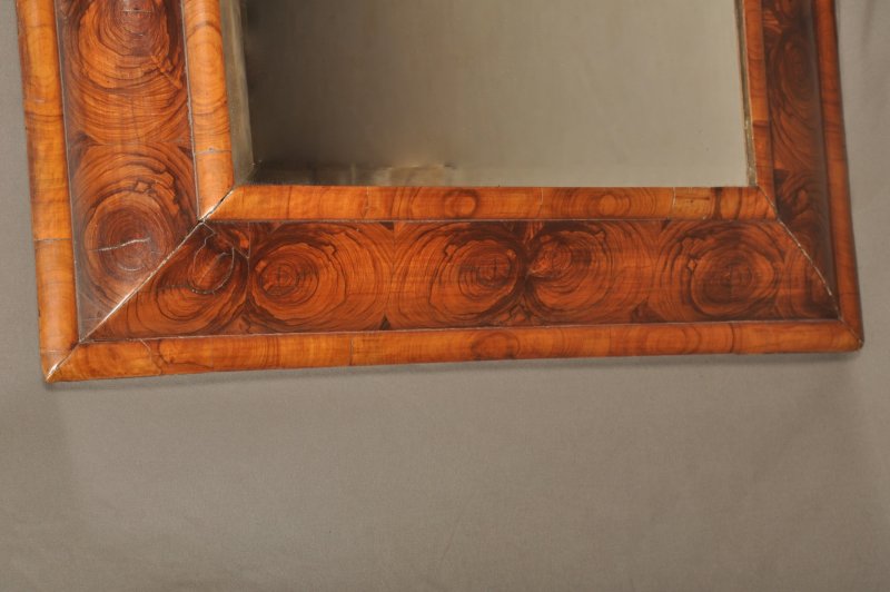 A Rare 17th Century Olive Wood Oyster Mirror - Image 5
