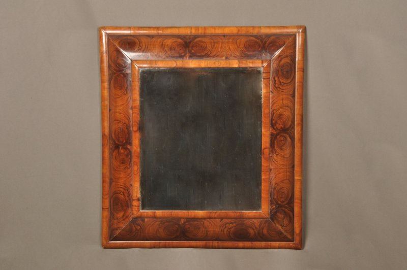 A Rare 17th Century Olive Wood Oyster Mirror - Image 8