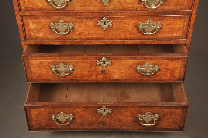 A Fine Early George II Walnut Chest Of Drawers Of Small Proportions - Image 7
