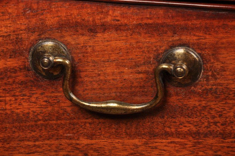 A Fine 18th Century Serpentine Chest Of Drawers - Image 6