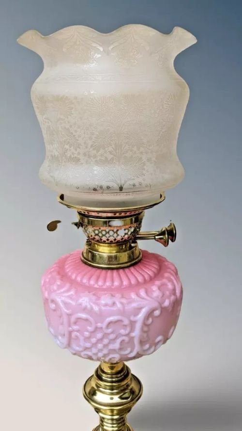 Victorian Pink Glass Oil Lamp - Image 4