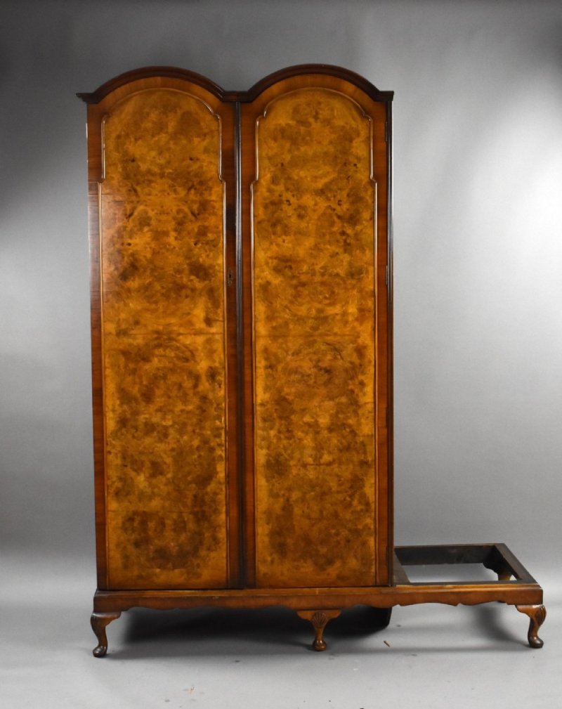 Queen Anne Style Burr Walnut Triple Wardrobe - Image 3