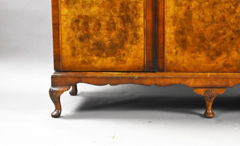 Queen Anne Style Burr Walnut Triple Wardrobe - Image 10