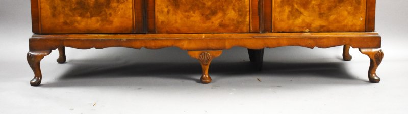 Queen Anne Style Burr Walnut Triple Wardrobe - Image 13