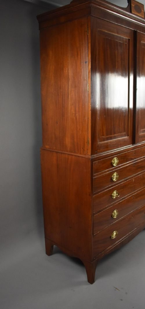 George III Mahogany Secretaire Linen Press - Image 2