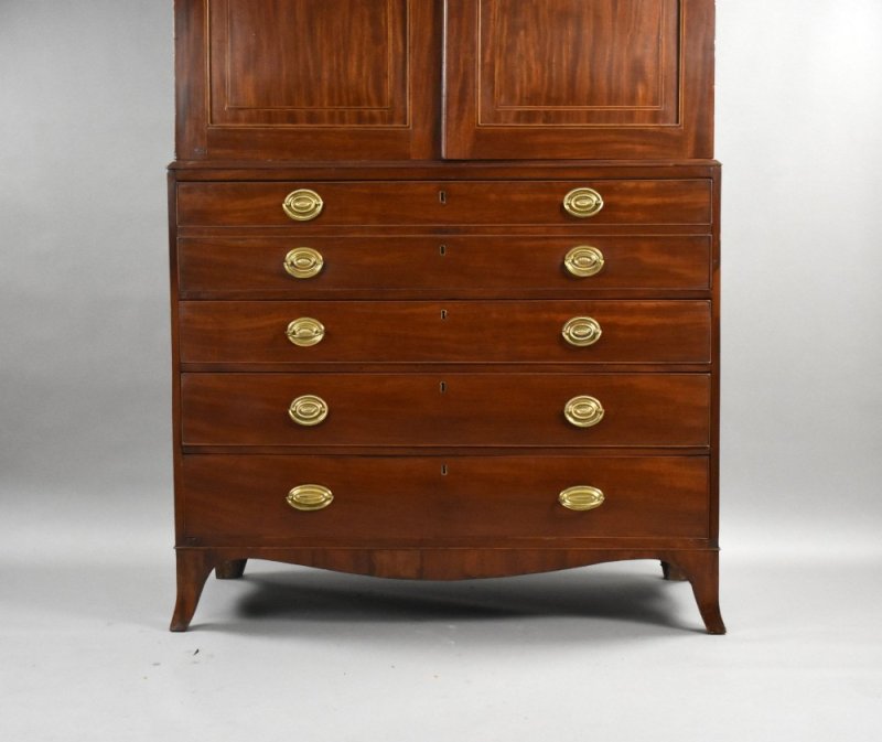 George III Mahogany Secretaire Linen Press - Image 4