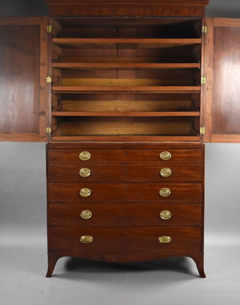 George III Mahogany Secretaire Linen Press - Image 6