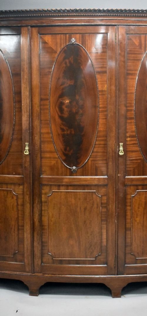 Edwardian Flame Mahogany Bow Front Wardrobe - Image 2