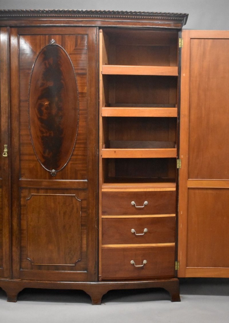 Edwardian Flame Mahogany Bow Front Wardrobe - Image 4