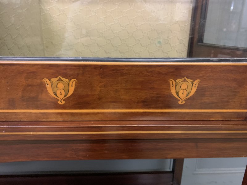 Arts and Crafts Inlaid Mahogany Display Cabinet - Image 11