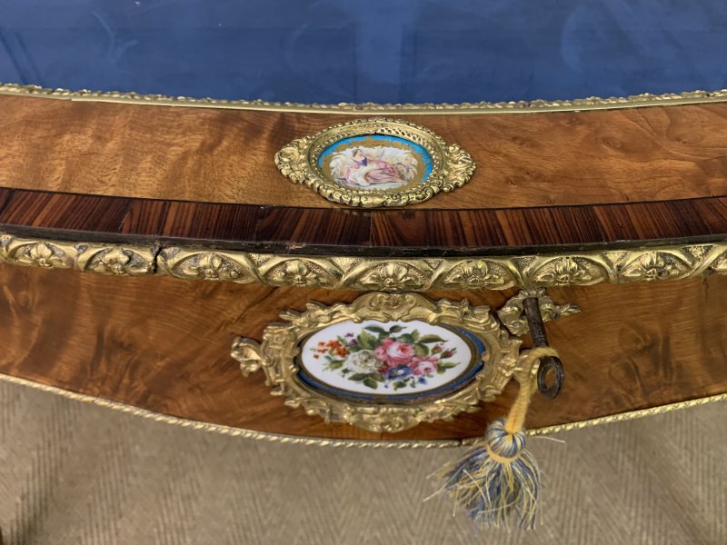 Fine 19th Century Bijouterie Table - Image 3