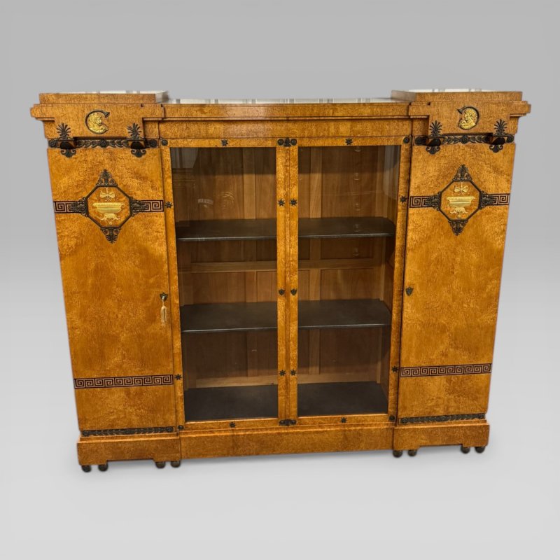 Antique French Neoclassical Maple Breakfront Display Cabinet Mercier Frères - Image 2