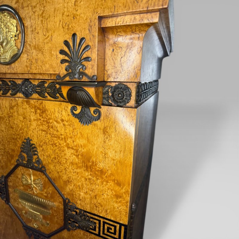 Antique French Neoclassical Maple Breakfront Display Cabinet Mercier Frères - Image 9