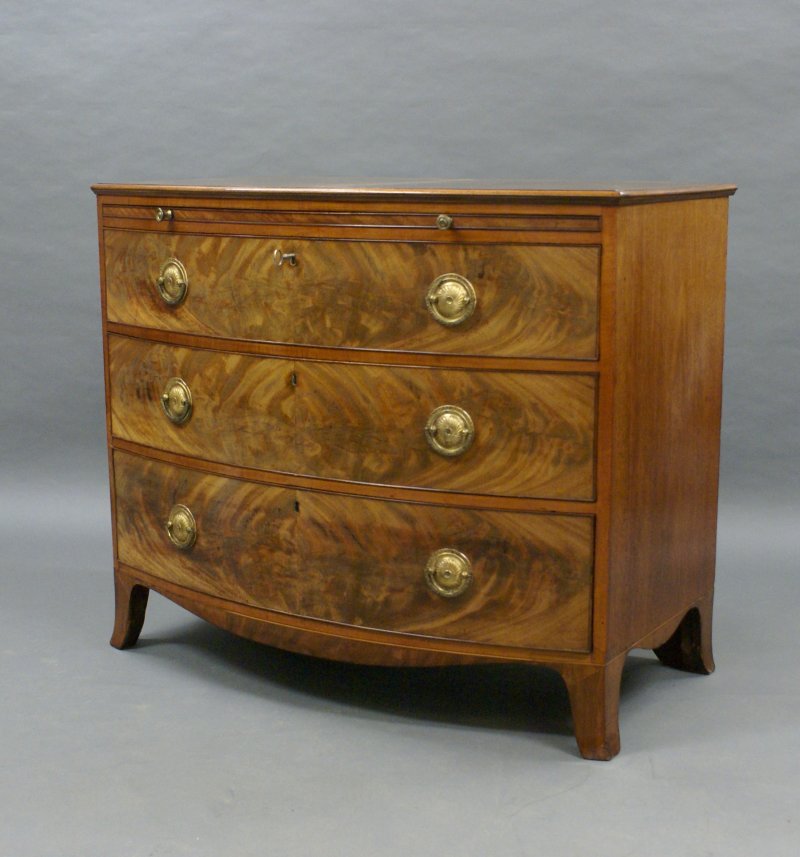 George III Mahogany & Satinwood Bow-Fronted Chest - Image 5