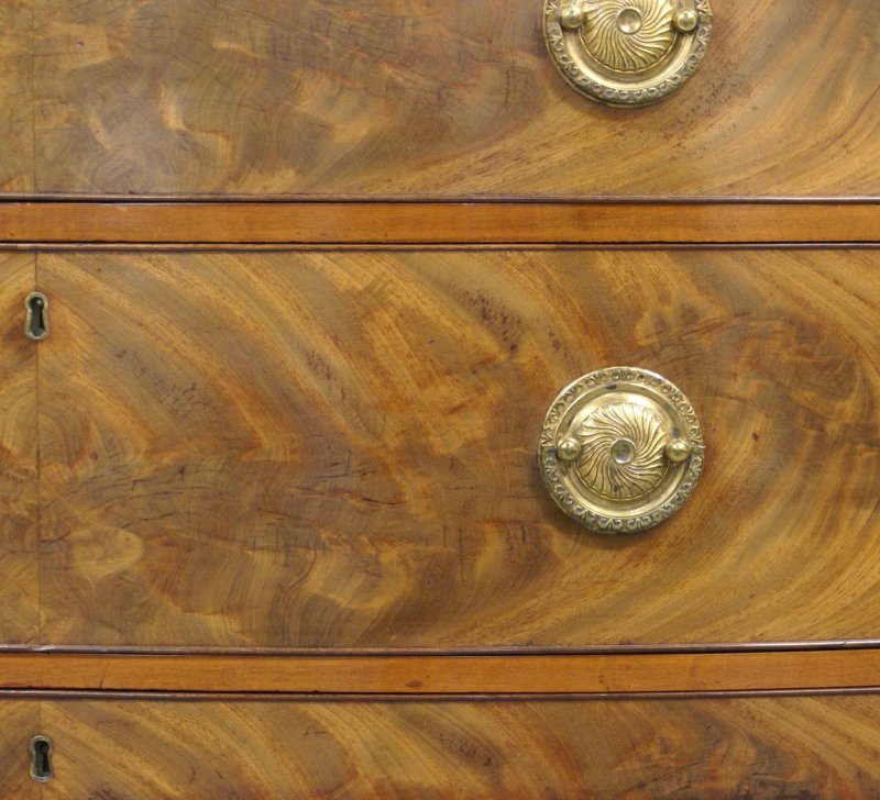 George III Mahogany & Satinwood Bow-Fronted Chest - Image 6