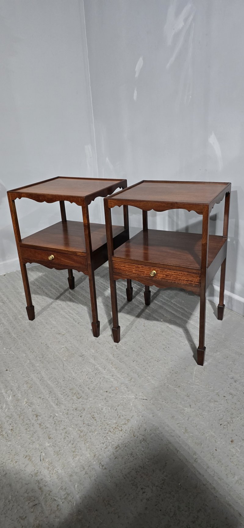Pair Regency Mahogany Bedside Lamp Tables - Image 5