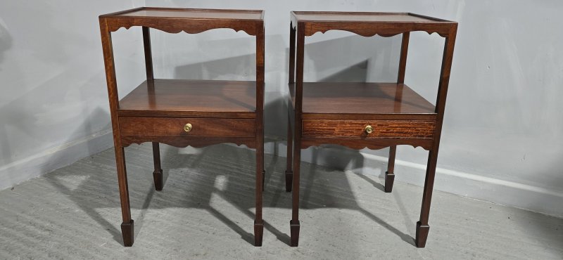 Pair Regency Mahogany Bedside Lamp Tables - Image 3