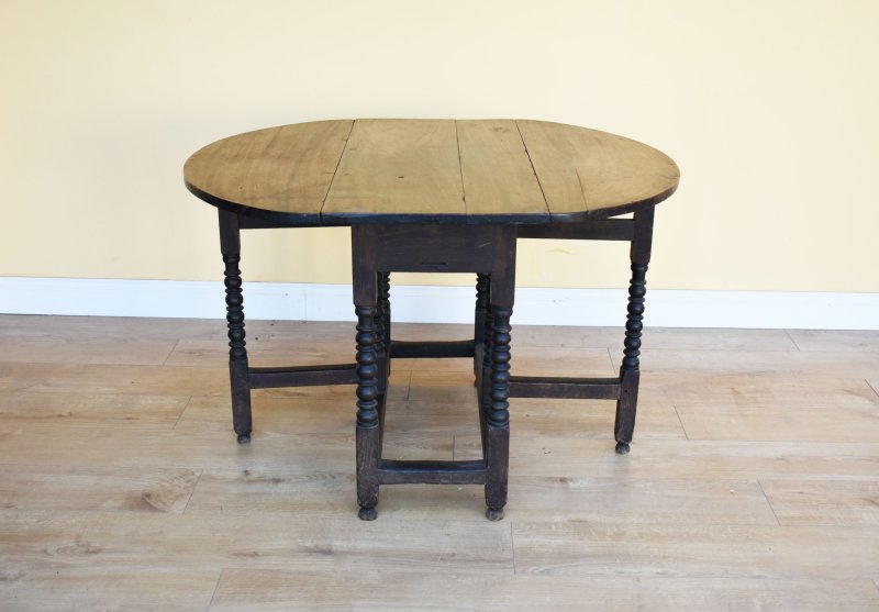 18th Century Oak Gateleg Table - Image 2