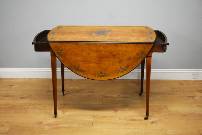 20th Century Edwardian Mahogany Hand Painted Satinwood Pembroke Table - Image 4