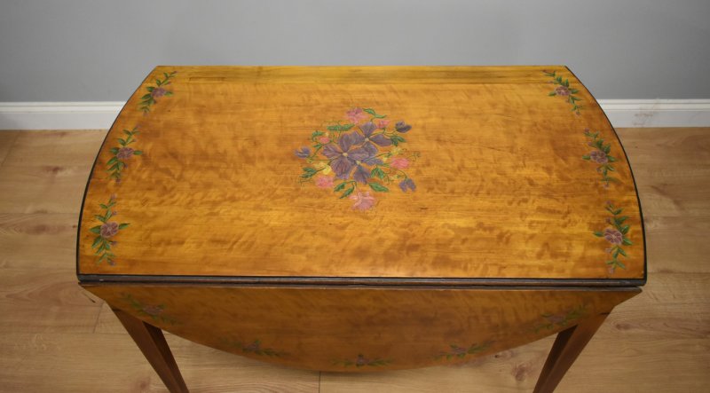 20th Century Edwardian Mahogany Hand Painted Satinwood Pembroke Table - Image 6