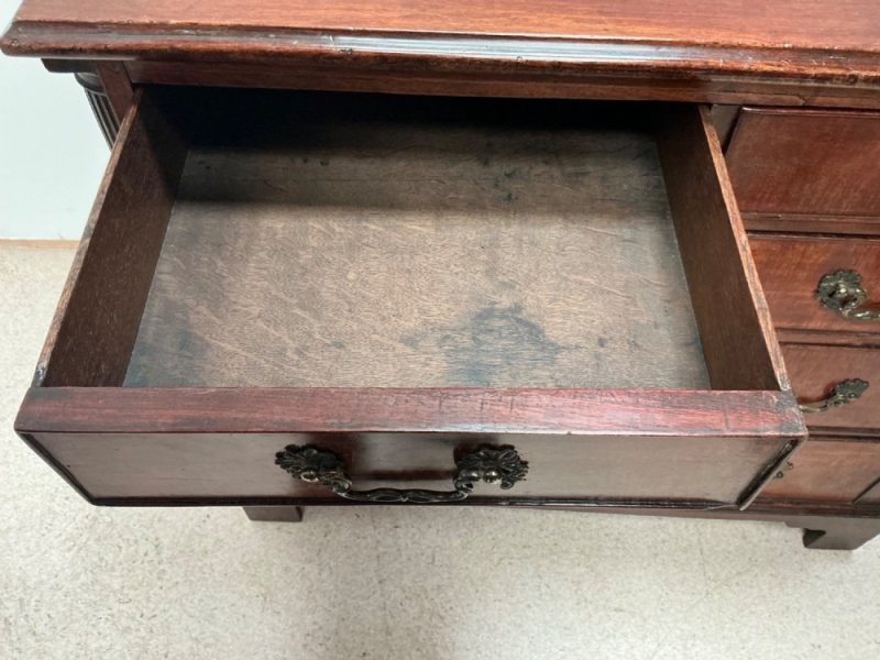 Small Georgian Chest Of Drawers - Image 5