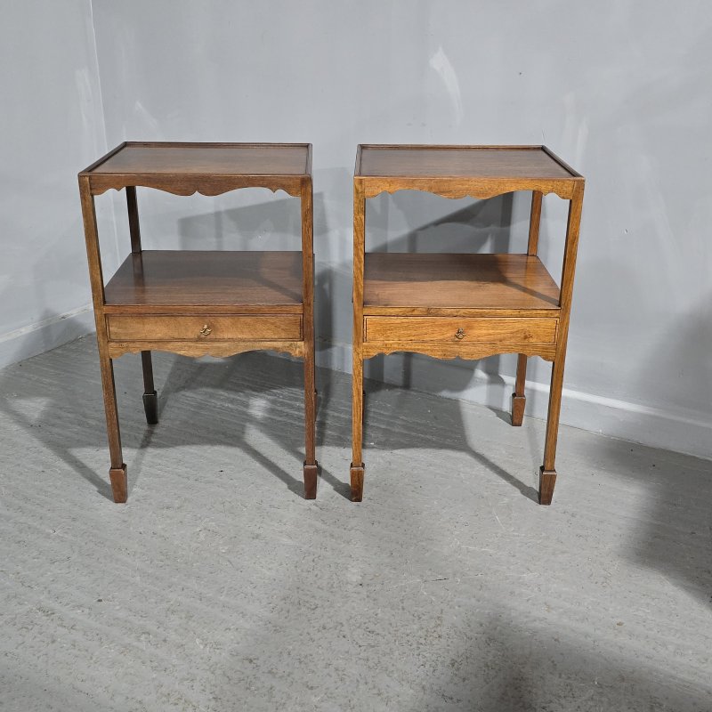 Good Pair Georgian Mahogany Night Lamp Tables