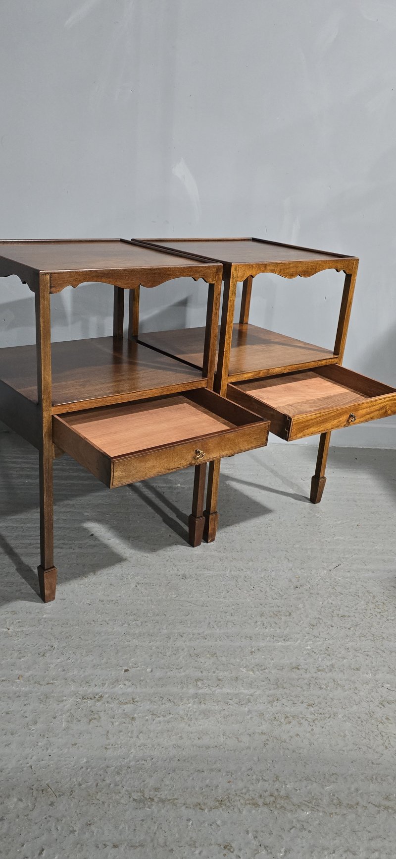 Good Pair Georgian Mahogany Night Lamp Tables - Image 5