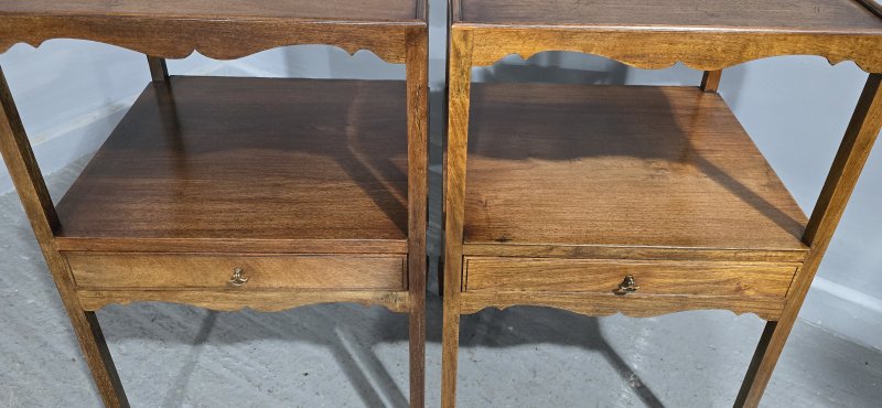 Good Pair Georgian Mahogany Night Lamp Tables - Image 9