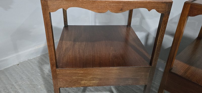Good Pair Georgian Mahogany Night Lamp Tables - Image 10