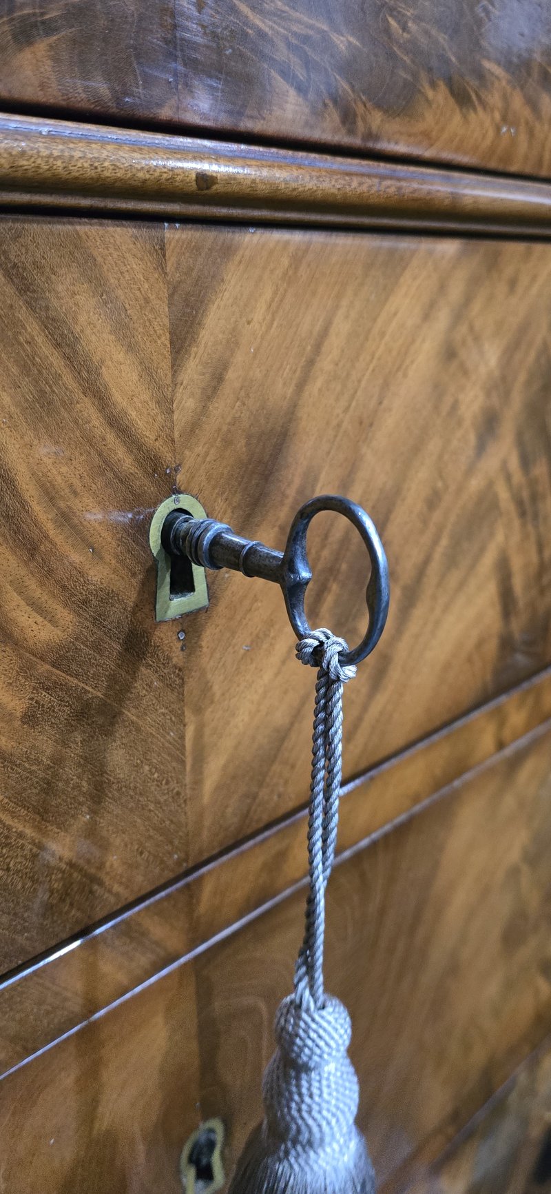 Super French Tall Chest of Mahogany Drawers - Image 18