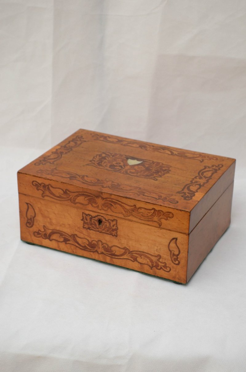 Victorian Bird's-eye Maple Jewellery Box With Tray