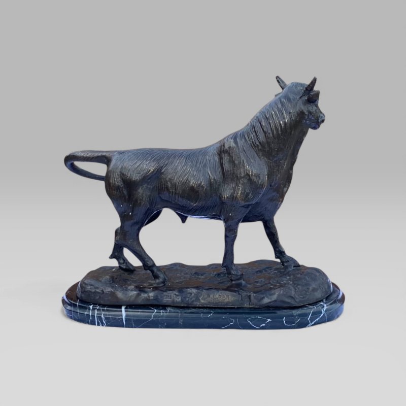 Vintage Farm Animal Bronze Horned Bull Statue With Black Marble Base After Barye - Image 3