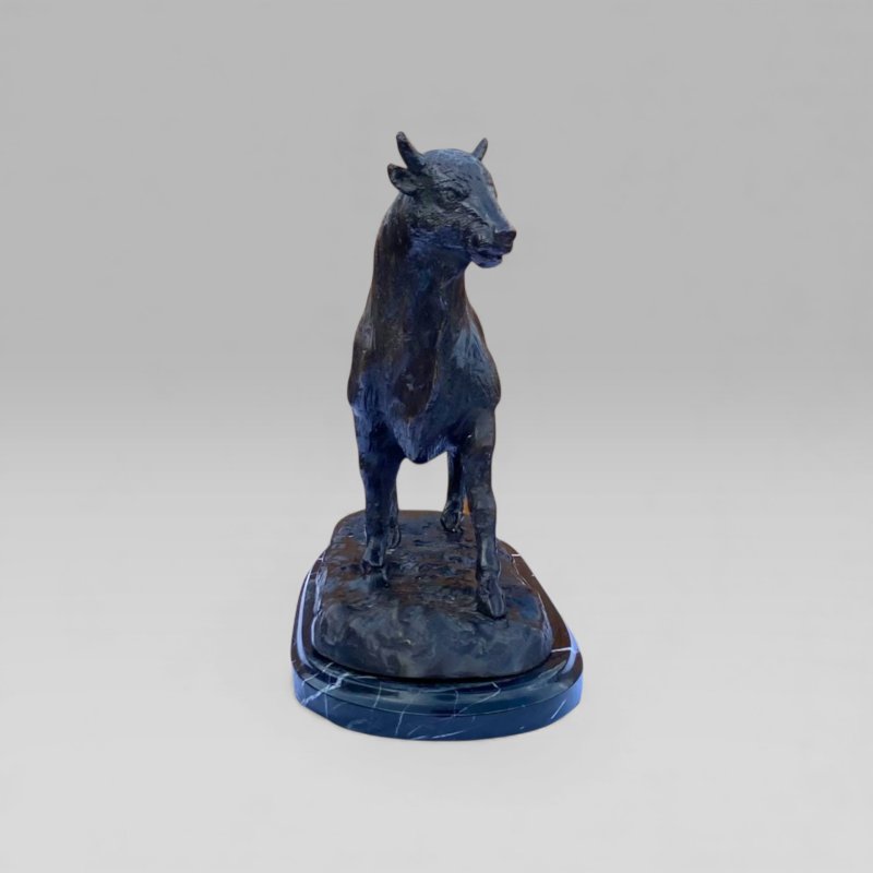 Vintage Farm Animal Bronze Horned Bull Statue With Black Marble Base After Barye - Image 4
