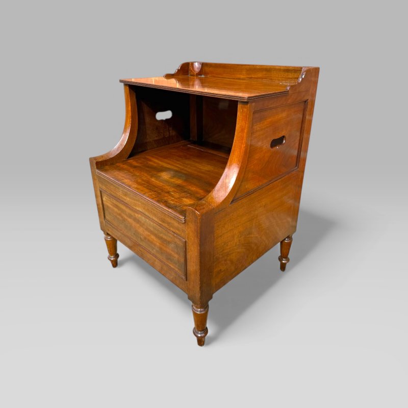 Antique Georgian Gillows Mahogany Bedside Table Cabinet | Pot Cupboard