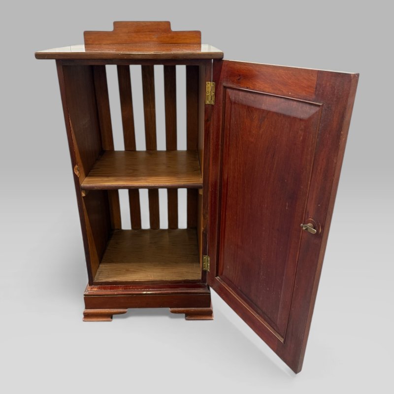 Antique Mahogany Bedside Cabinet / Pot Cupboard with Ogee Feet - Image 10