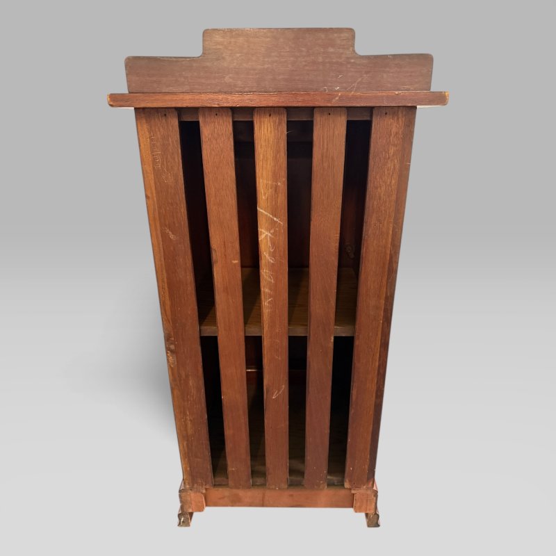 Antique Mahogany Bedside Cabinet / Pot Cupboard with Ogee Feet - Image 11