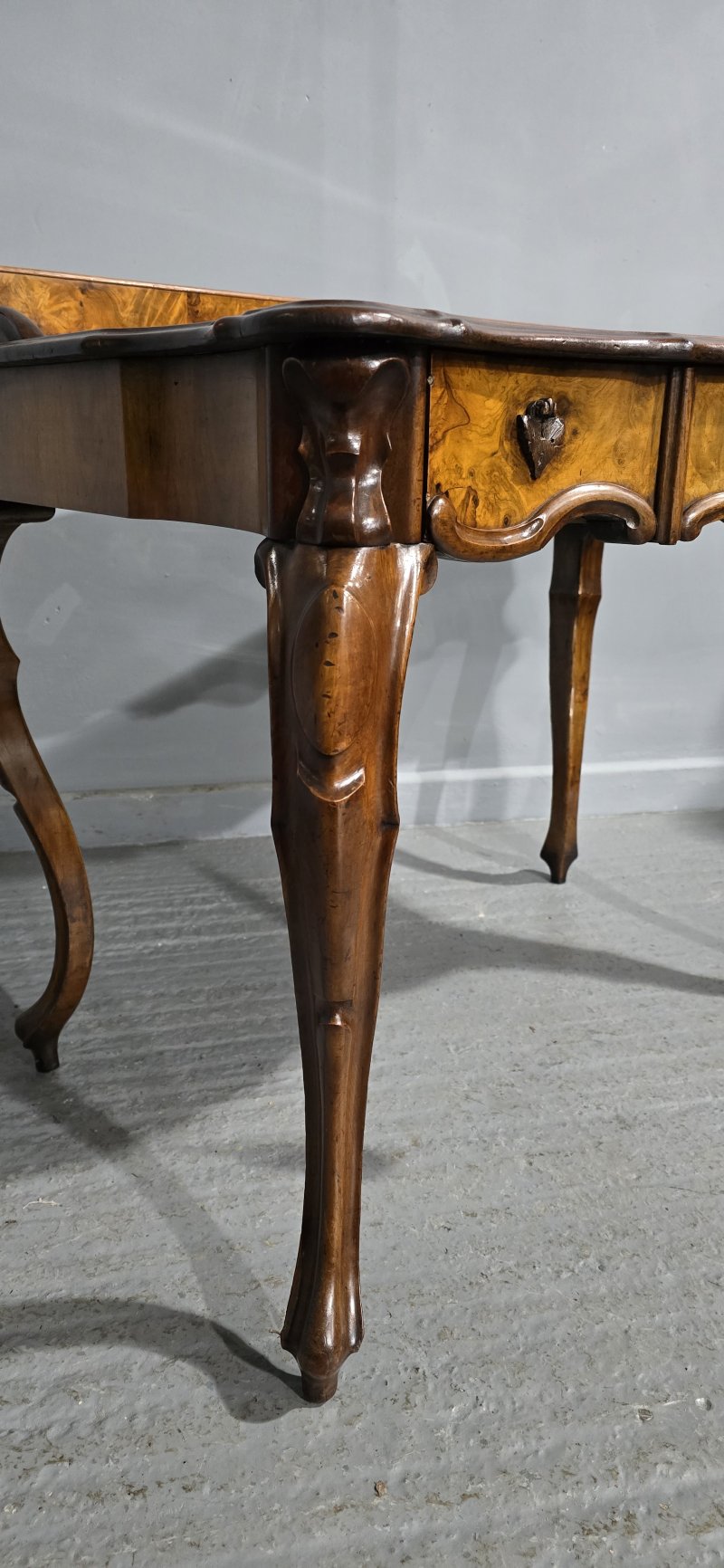 Superb Burr Walnut Dressing Side Table - Image 7