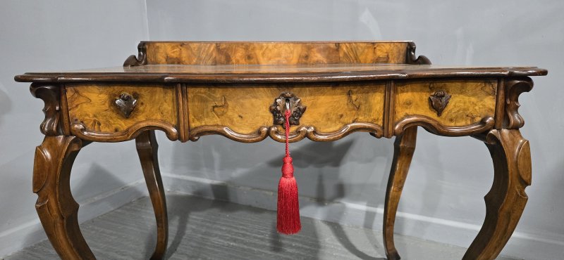 Superb Burr Walnut Dressing Side Table - Image 3