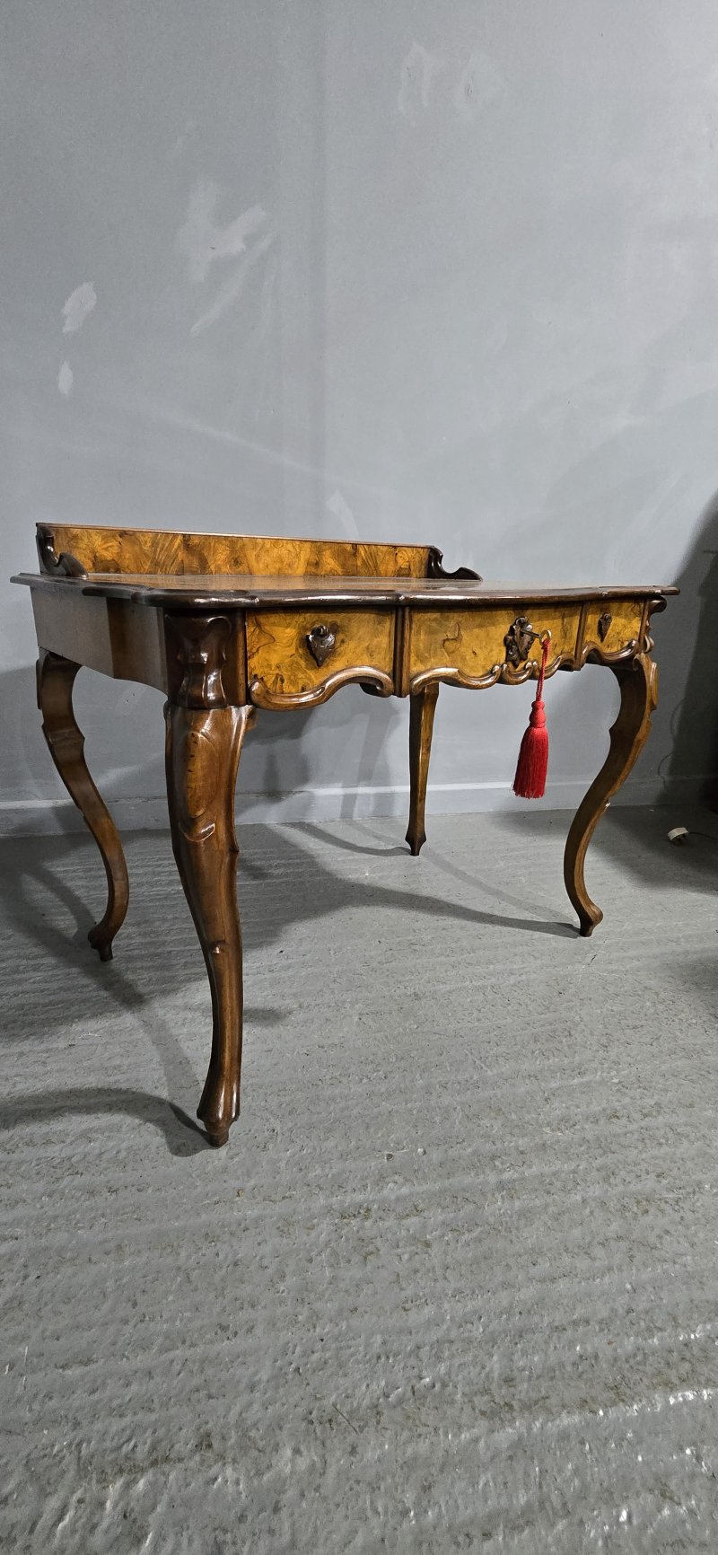 Superb Burr Walnut Dressing Side Table - Image 11