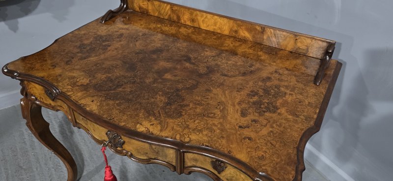 Superb Burr Walnut Dressing Side Table - Image 4