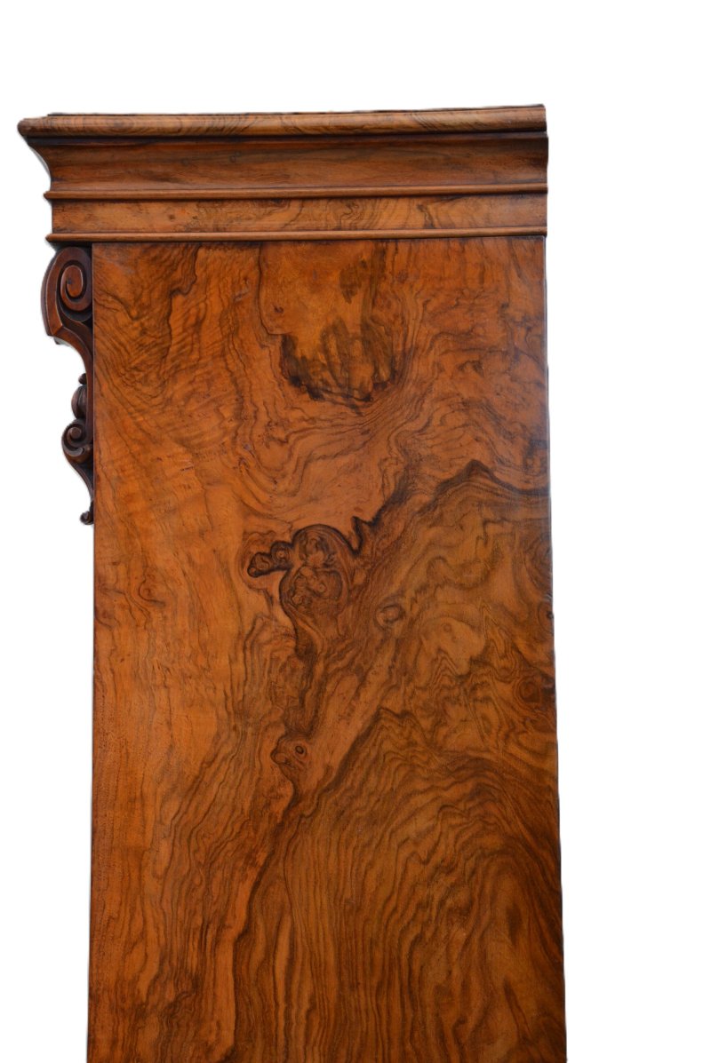 English Victorian Bookcase In Figured Walnut - Image 19