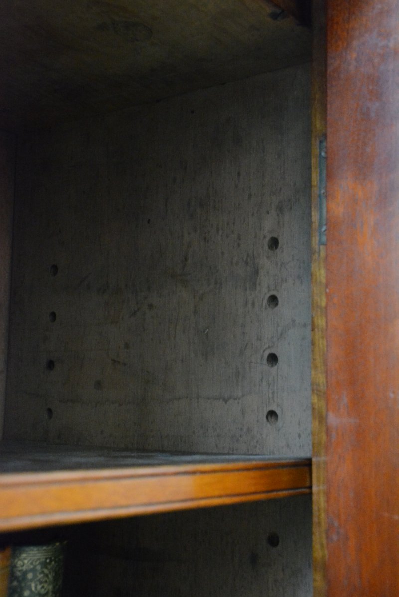 English Victorian Bookcase In Figured Walnut - Image 8