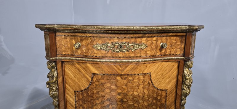 Outstanding French Serpentine Side Cabinet - Image 5