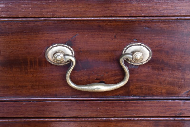 George III Mahogany Chest Of Drawers - Image 8