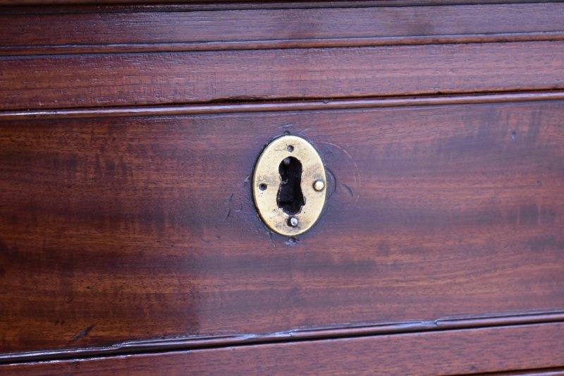 George III Mahogany Chest Of Drawers - Image 9