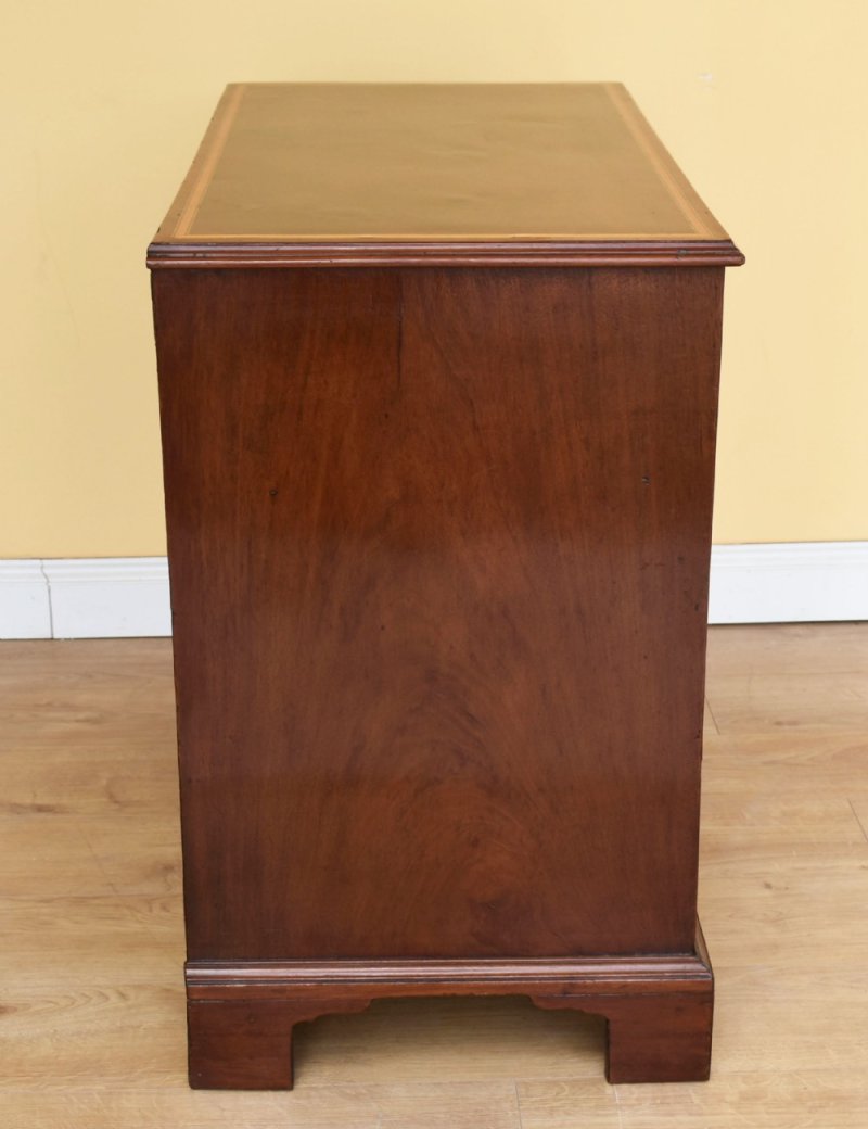 George III Mahogany Chest Of Drawers - Image 2