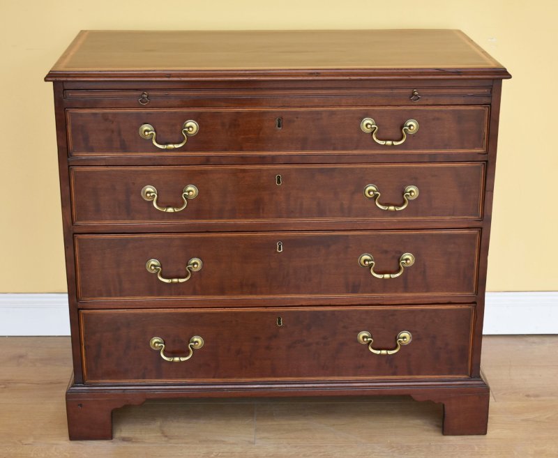 George III Mahogany Chest Of Drawers - Image 4