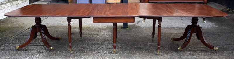 Regency Mahogany Dining Table - Image 3