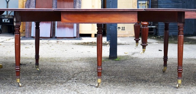 Regency Mahogany Dining Table - Image 4